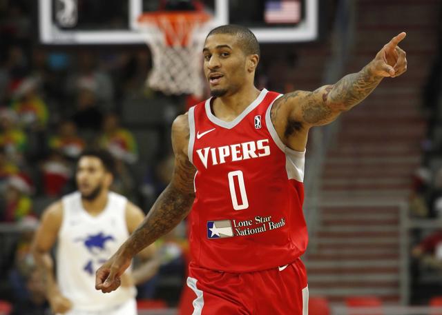 足坛两位重 足坛两位重